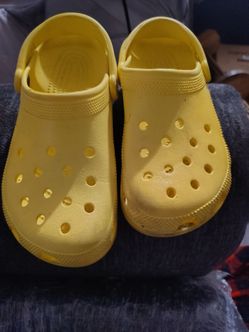 Men's women's crocs