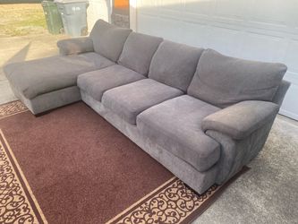 Sectional couch with chaise lounger - Great Condition and clean