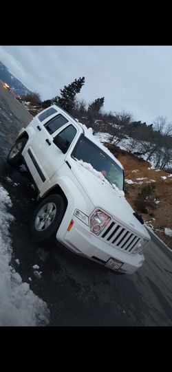 Jeep Liberty SUV White