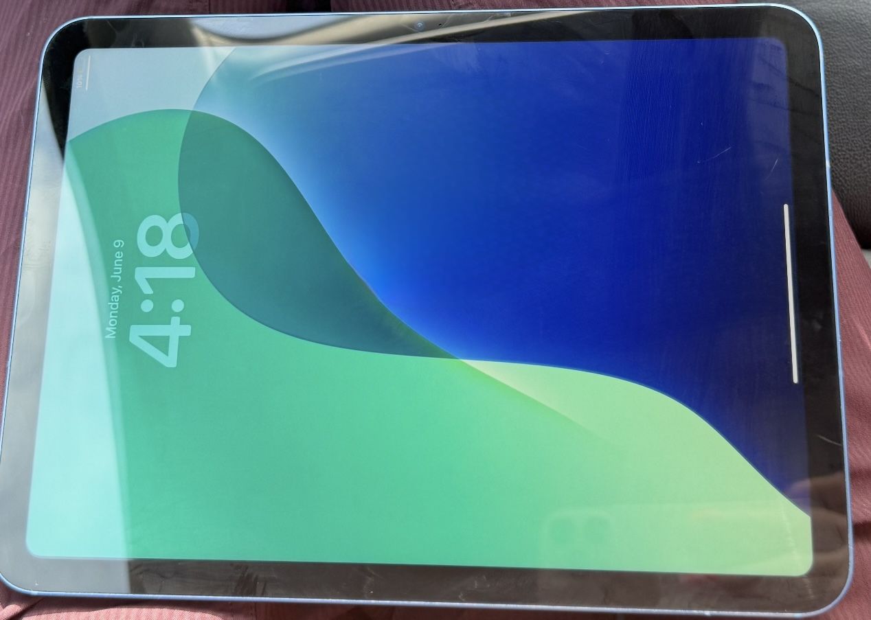 Like-new iPad 10th Gen With Keyboard Attachment