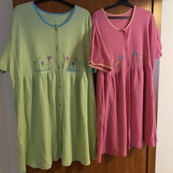 Two Women’s Short Sleeve Dress (3XL/4XL )
