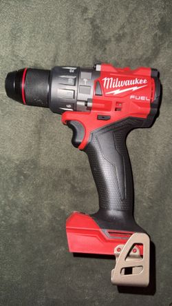 M18 FUEL 18V Lithium-Ion Brushless Cordless 1/2 in. Hammer Drill/Driver  and driver set (60PC)