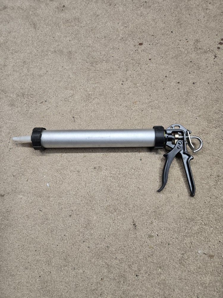 20 Oz Caulking Gun