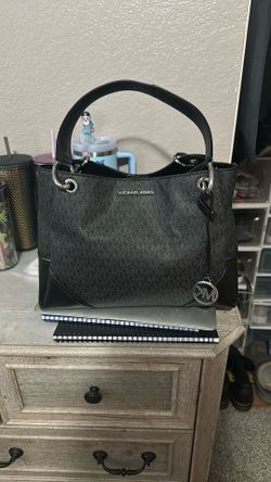 Michael Kors Black Purse 👜