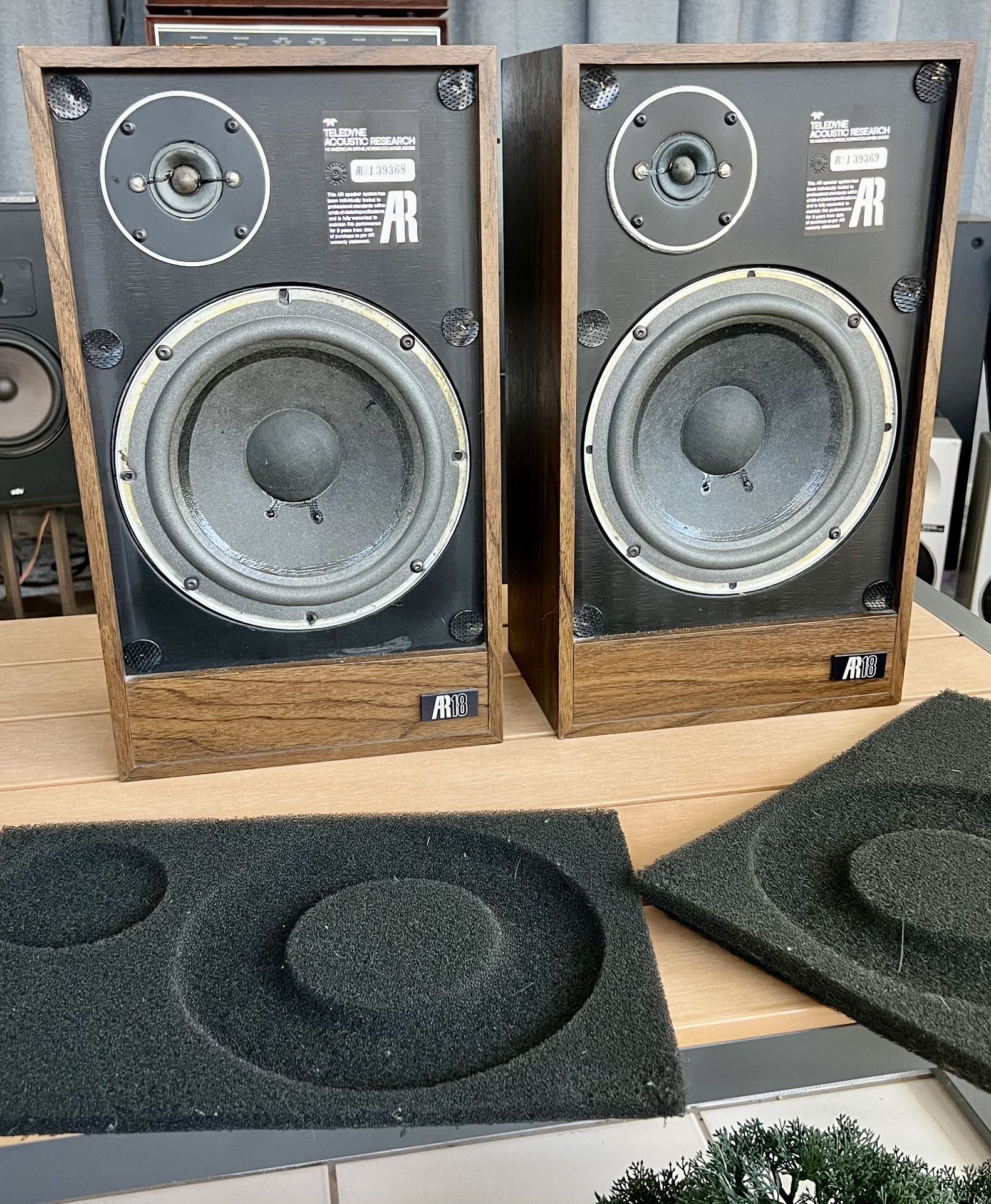 Speaker Vintage  Acoustic Research 18