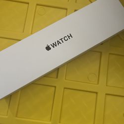 Apple Watch Se. 40 Mm S/m. New Never Warn Package Opened Dry