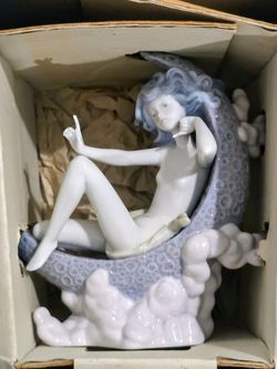 LLADRO Heavenly Lullaby Porcelain Figurine