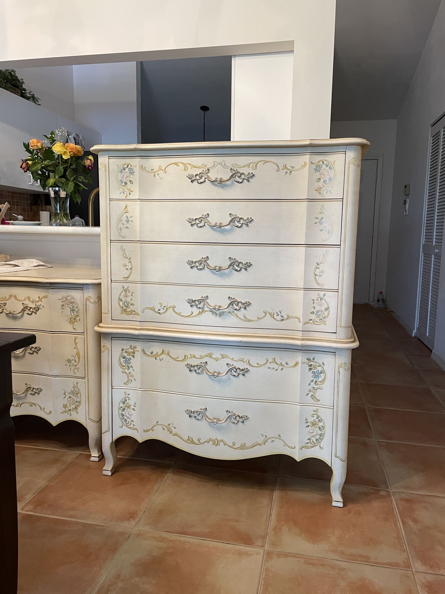 Drexel Heritage Venitian Collection Dresser Drawers and 2 Mirrors