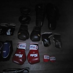 Mix **Set Of Boxing/Muah Thai Equipment Fire Sell