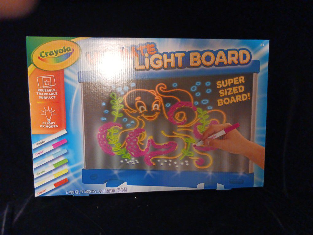 Crayola Ultimate Light Board Super Sized Reusable Traceable Board with 6  Markers