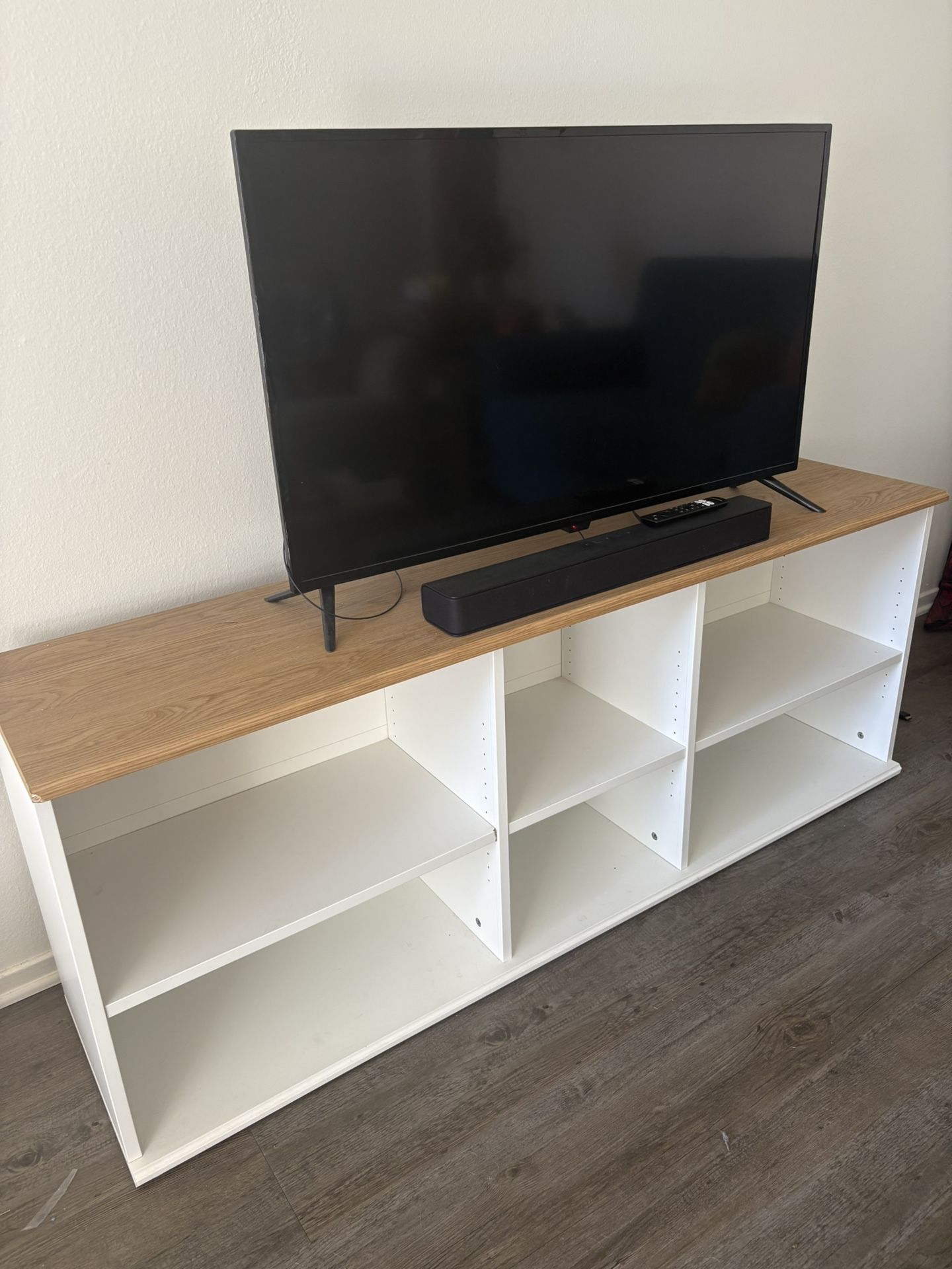 42 Inch Insignia Smart TV & Soundbar