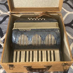 Vintage Musical Instrument, Galanti Accordion, Made in Italy, Works Good, In Hard Case, Music, Notes, Concert, Musical, Practice, Band, Entertainment,