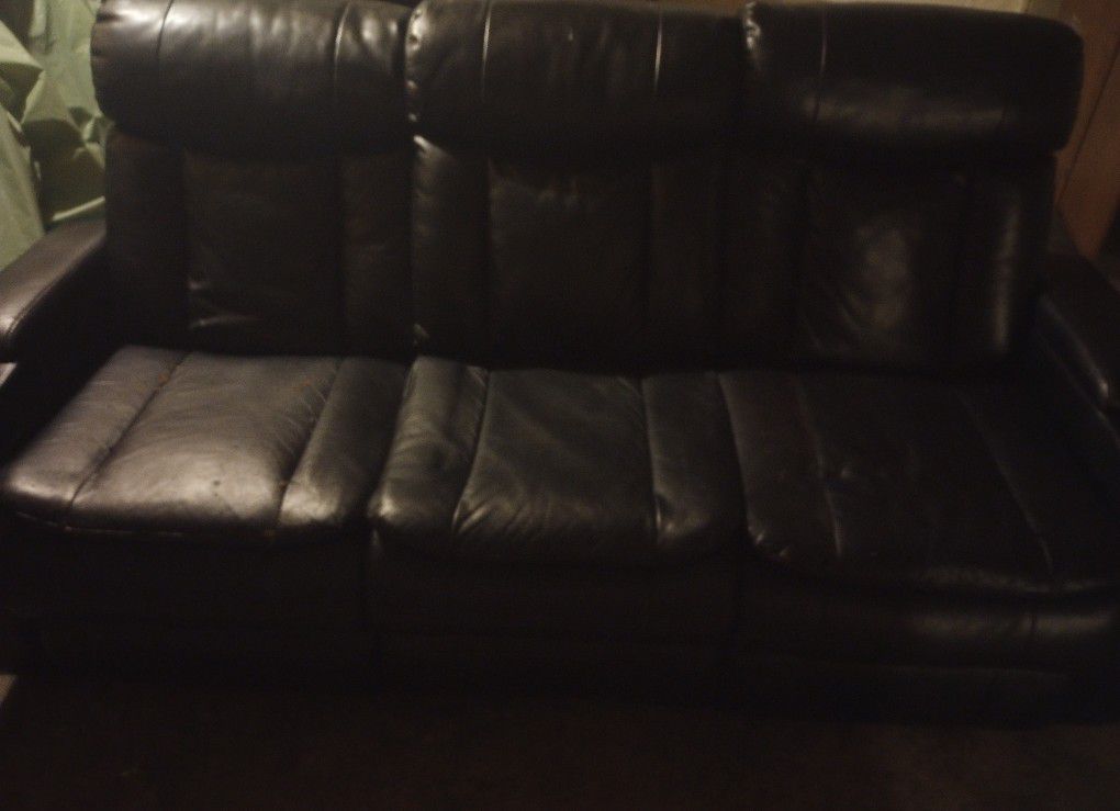 LEATHER BLACK COUCH FOR SALE