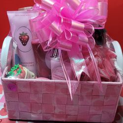 Bath & Body STRAWBERRY POUND 