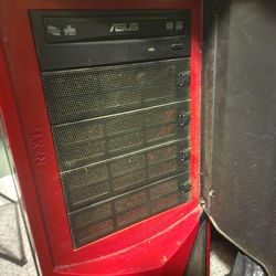 Gaming PC with RX 6650 XT and i7 7700k