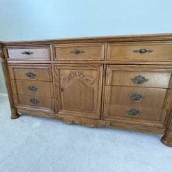 Solid Wood Oak Bedroom Set – Dresser, Mirror & Nightstand made is USA top quality!!