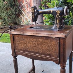 1939 Damascus Sewing Machine in Cabinet