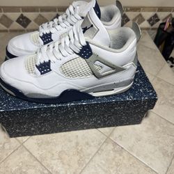 Jordan 4s midnight navy size 8.5 men’s 