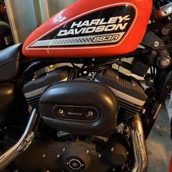 Harley-Davidson XL883R  Roadster/Sportster 2006