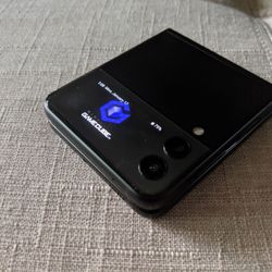 Samsung Galaxy Z Flip3