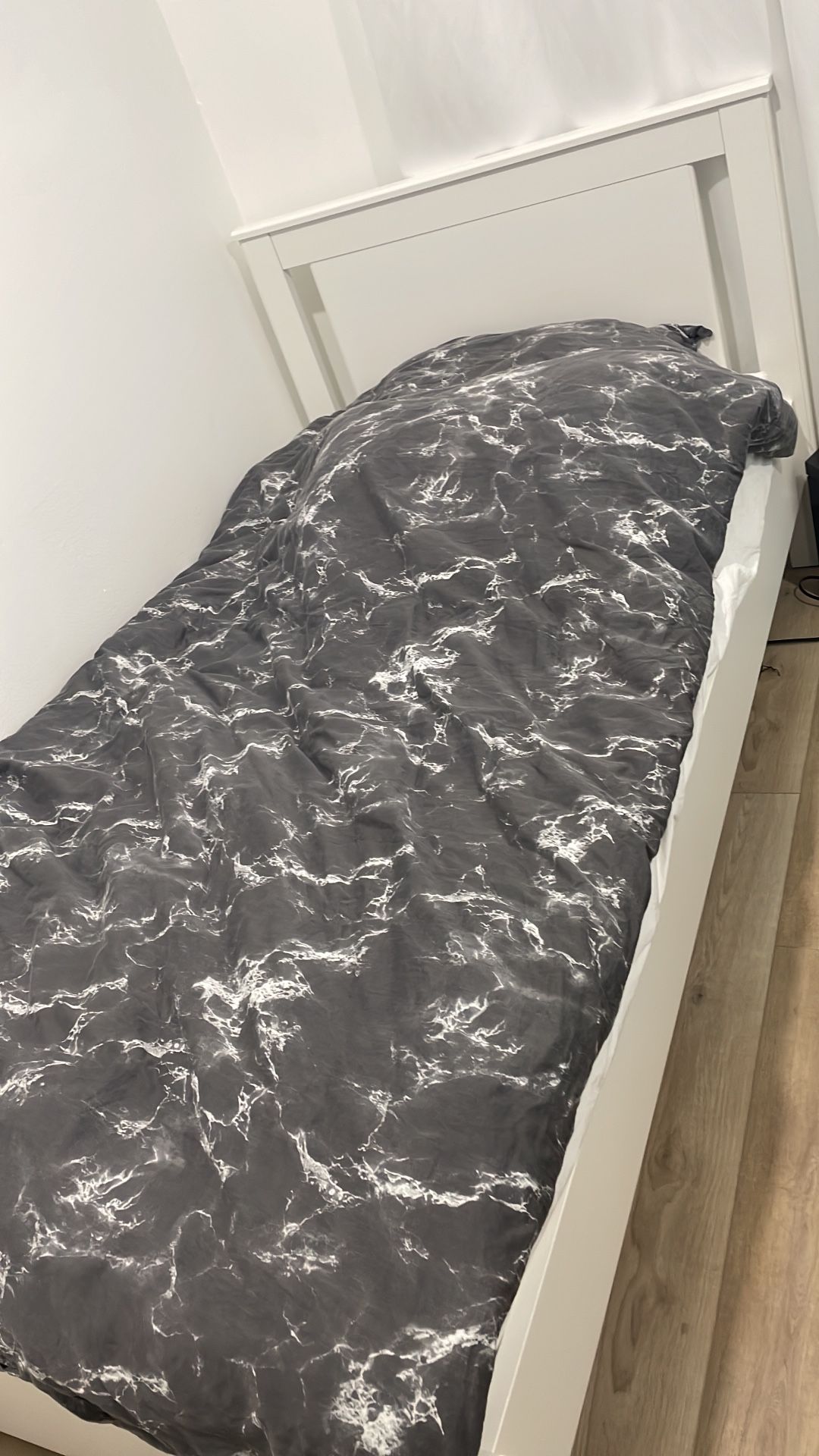 Free Twin Bed, No Matters