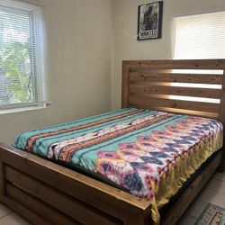 Rustic Design Queen Bedroom Set