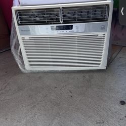 Air Conditioner Frigidaire 10k BTU 