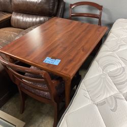 Table With 2 Chairs 