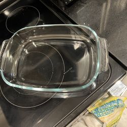 Brand: VRUIFI  9x13 Glass Baking Dish, 2.7 Quart Casserole Dishes for Oven, Borosilicate Glass