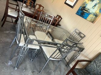 Glass dining table & 4 chairs
