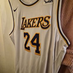 kobe bryant lakers swingman jersey