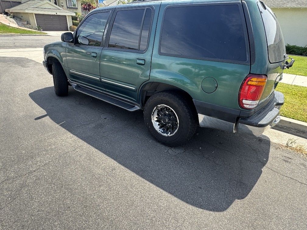 Ford Explorer XLT 6,1999