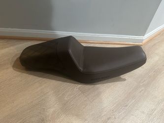 Saddlemen Motorcycle Seat