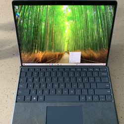 Surface pro 9 256GB i7 W/ Keyboard And Pen