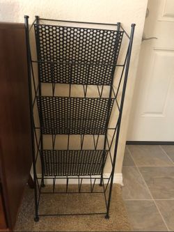 Magazine rack/storage/book shelf