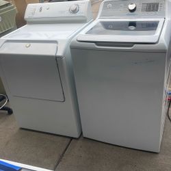 Lavadora y secadora en buenas condiciones