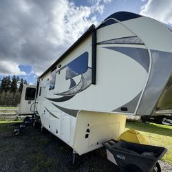 2019 Grand Design Solitude ST377MBS