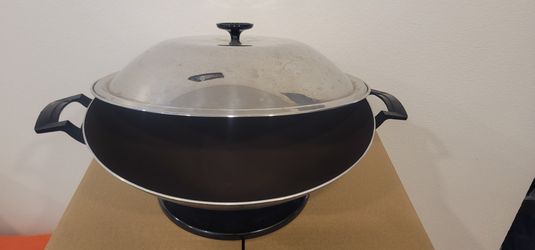 $25 WOK Like New With Receipe Book