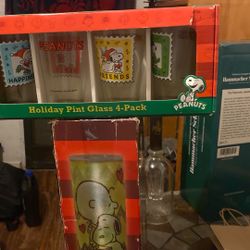 Peanut Glass Pack @ Snoopy Charlie Lamp