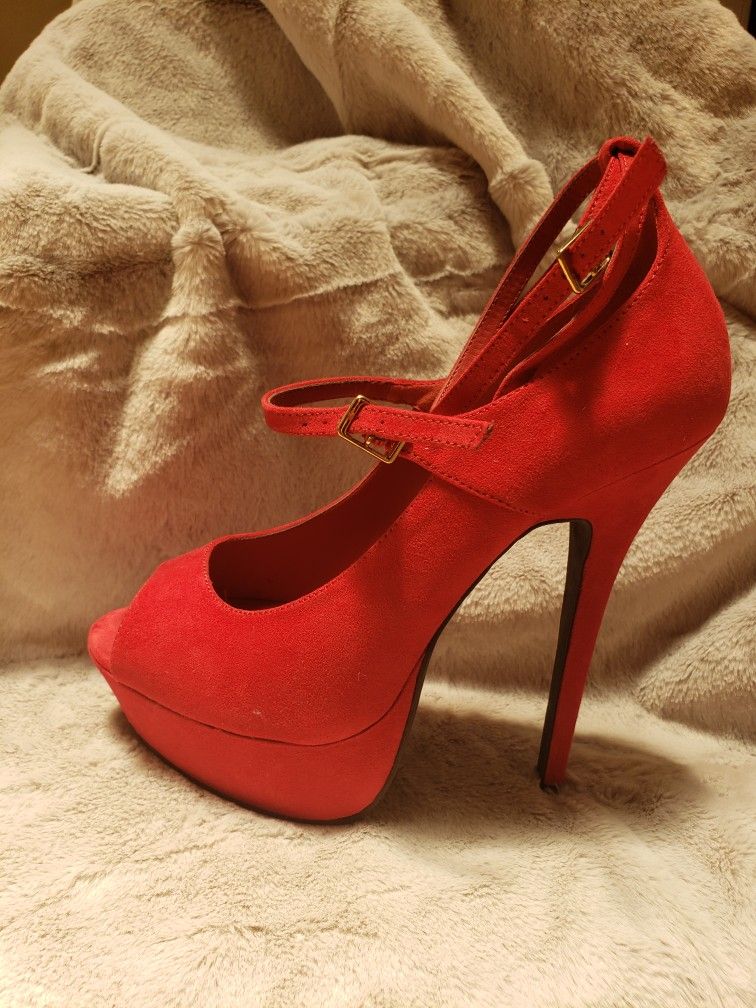 Charlotte Russe - SEXY RED VELVET HEELS, 9