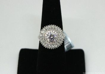 Halo simulant engagement ring, 4.9 ctw, sz 7