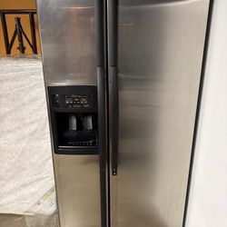 Whirlpool Gold Side-by-Side Refrigerator – Great Cooling – $300 OBO