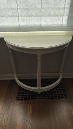 Console / Entry Table - White - Refinished - Antiqued