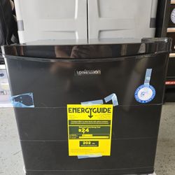 1.7cu ft Mini Fridge 