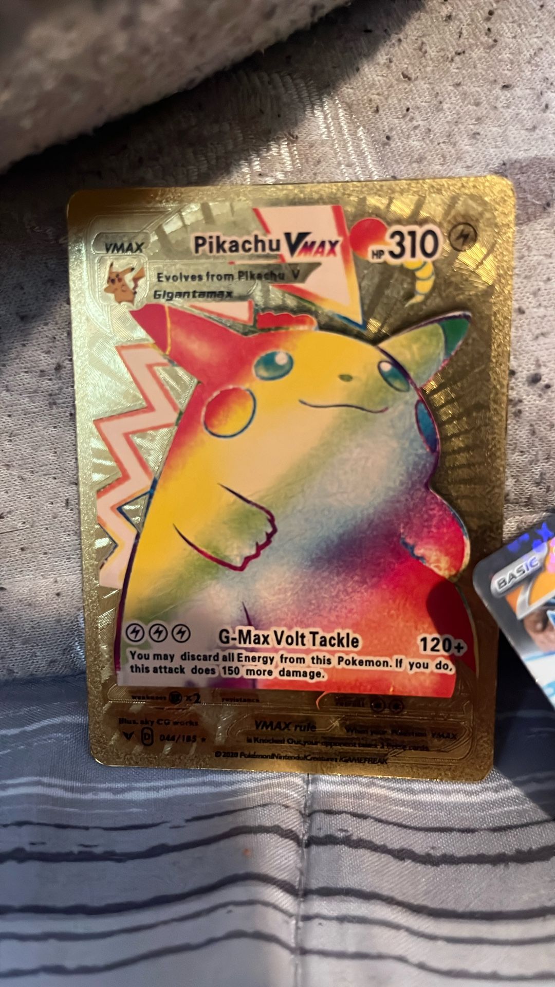 Pikachu Vmax Golden Rainbow Card