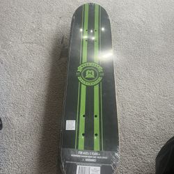 Maddgear Skate board 