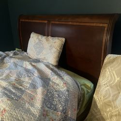 Excellent condition dresser bureau, two nightstands and king size sleigh bed