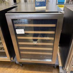Whirlpool 24” wine cooler