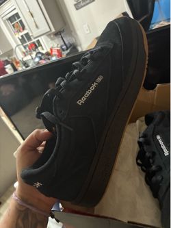 Unisex Reebok size 10