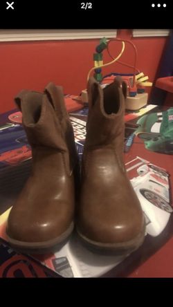 Boy boots size 9